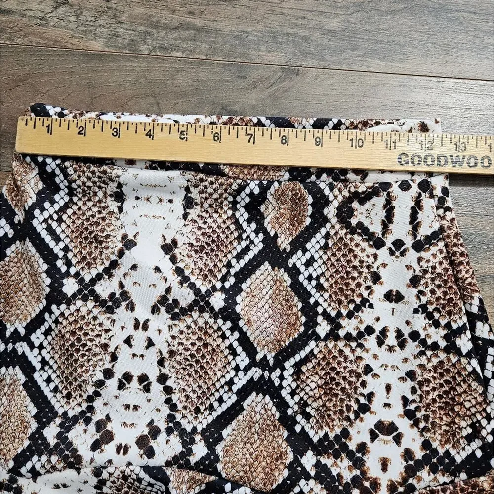 Nasty Gal Skater‎ Mini Skirt Reptile Snake Print Peplum Hem Pull On Size 6 Brown